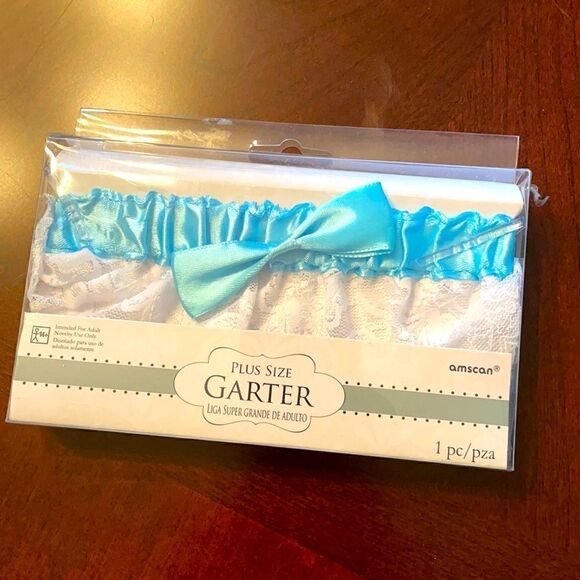 Plus Size Garter  - Picture 1 of 2